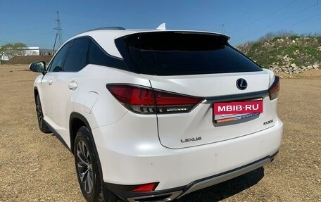 Lexus RX IV рестайлинг, 2020 год, 4 450 000 рублей, 4 фотография