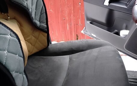 Toyota Land Cruiser Prado 150 рестайлинг 2, 2012 год, 2 650 000 рублей, 7 фотография