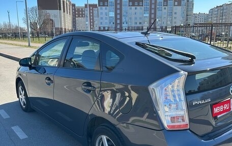Toyota Prius, 2009 год, 1 070 000 рублей, 5 фотография