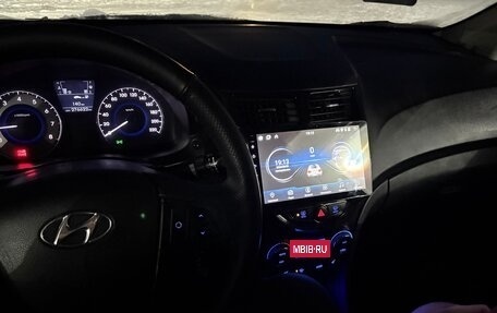 Hyundai Solaris II рестайлинг, 2011 год, 770 000 рублей, 6 фотография