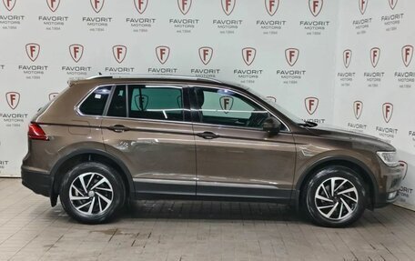 Volkswagen Tiguan II, 2018 год, 2 444 000 рублей, 4 фотография