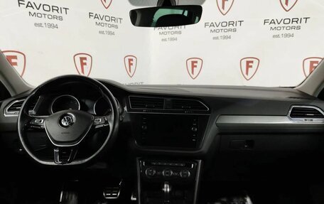 Volkswagen Tiguan II, 2018 год, 2 444 000 рублей, 7 фотография