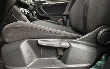 Volkswagen Tiguan II, 2018 год, 2 444 000 рублей, 10 фотография