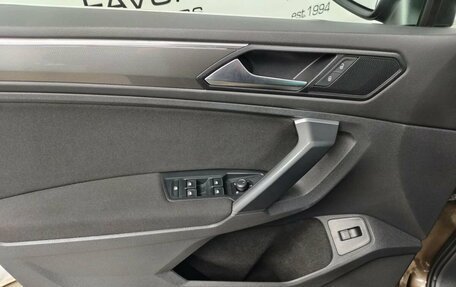 Volkswagen Tiguan II, 2018 год, 2 444 000 рублей, 8 фотография