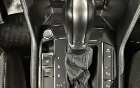 Volkswagen Tiguan II, 2018 год, 2 444 000 рублей, 13 фотография