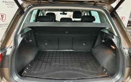 Volkswagen Tiguan II, 2018 год, 2 444 000 рублей, 18 фотография