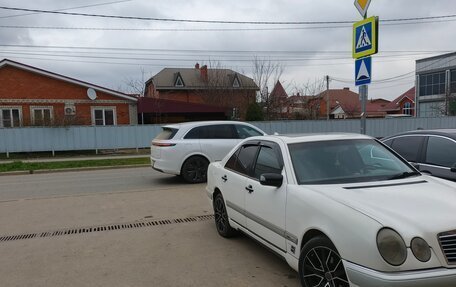 Mercedes-Benz E-Класс, 1996 год, 450 000 рублей, 2 фотография