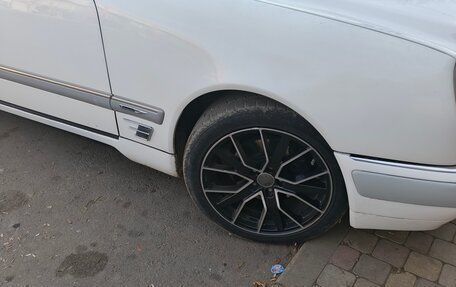 Mercedes-Benz E-Класс, 1996 год, 450 000 рублей, 11 фотография