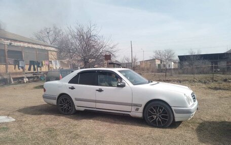 Mercedes-Benz E-Класс, 1996 год, 450 000 рублей, 10 фотография