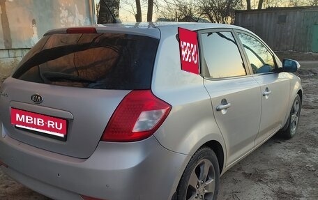 KIA cee'd I рестайлинг, 2010 год, 600 000 рублей, 13 фотография