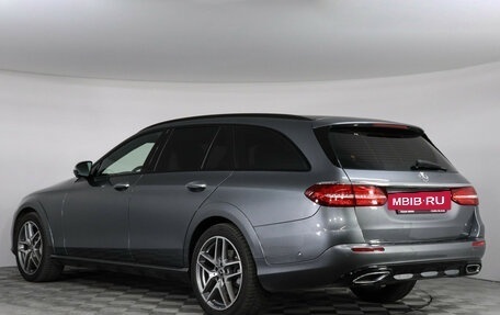 Mercedes-Benz E-Класс, 2020 год, 3 777 000 рублей, 7 фотография