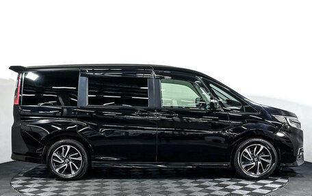 Honda Stepwgn IV, 2018 год, 2 247 000 рублей, 4 фотография