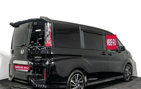 Honda Stepwgn IV, 2018 год, 2 247 000 рублей, 5 фотография