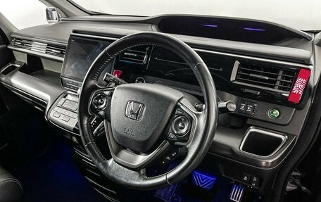 Honda Stepwgn IV, 2018 год, 2 247 000 рублей, 13 фотография