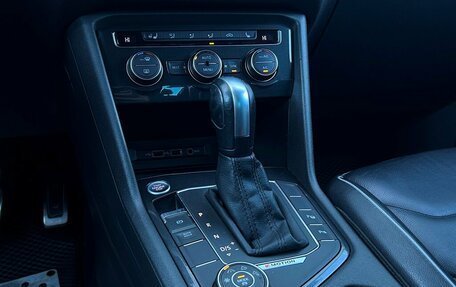 Volkswagen Tiguan II, 2019 год, 2 495 700 рублей, 17 фотография