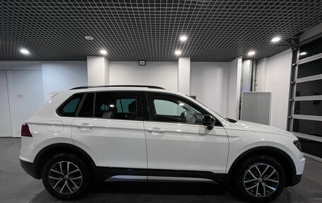 Volkswagen Tiguan II, 2020 год, 2 597 000 рублей, 2 фотография