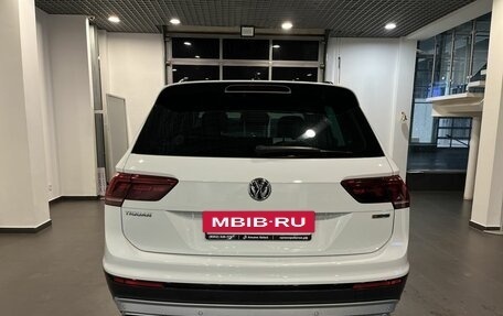 Volkswagen Tiguan II, 2020 год, 2 597 000 рублей, 4 фотография