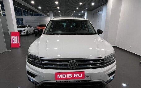 Volkswagen Tiguan II, 2020 год, 2 597 000 рублей, 8 фотография