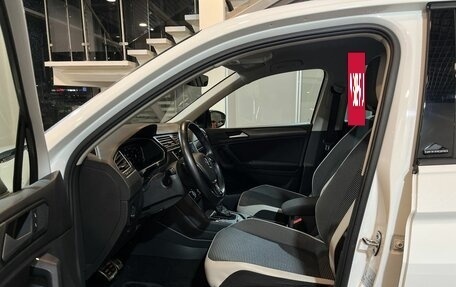 Volkswagen Tiguan II, 2020 год, 2 597 000 рублей, 16 фотография