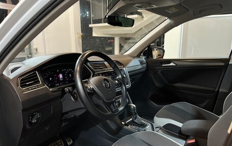 Volkswagen Tiguan II, 2020 год, 2 597 000 рублей, 23 фотография