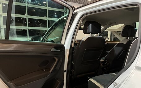 Volkswagen Tiguan II, 2020 год, 2 597 000 рублей, 25 фотография