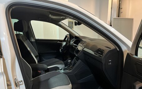 Volkswagen Tiguan II, 2020 год, 2 597 000 рублей, 29 фотография