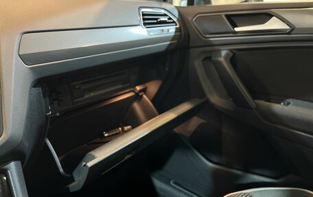 Volkswagen Tiguan II, 2020 год, 2 597 000 рублей, 30 фотография