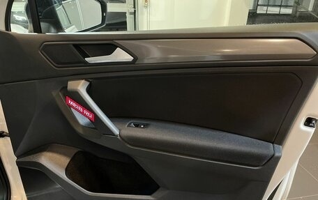 Volkswagen Tiguan II, 2020 год, 2 597 000 рублей, 28 фотография