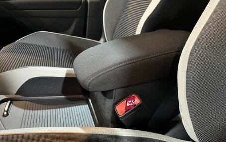 Volkswagen Tiguan II, 2020 год, 2 597 000 рублей, 32 фотография