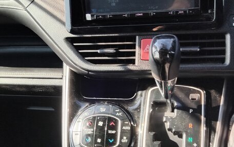 Toyota Esquire I, 2015 год, 2 100 000 рублей, 9 фотография