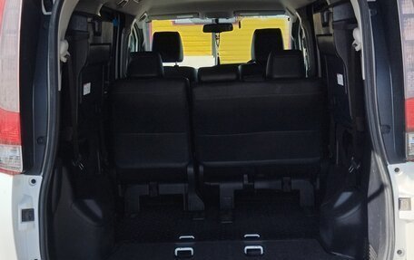 Toyota Esquire I, 2015 год, 2 100 000 рублей, 6 фотография