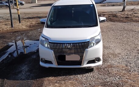 Toyota Esquire I, 2015 год, 2 100 000 рублей, 2 фотография