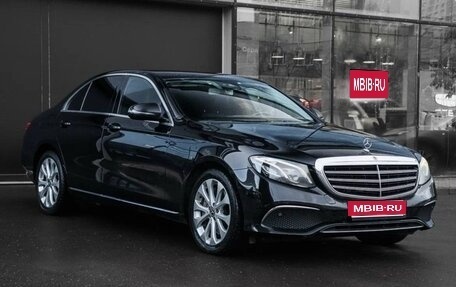 Mercedes-Benz E-Класс, 2018 год, 2 750 000 рублей, 1 фотография