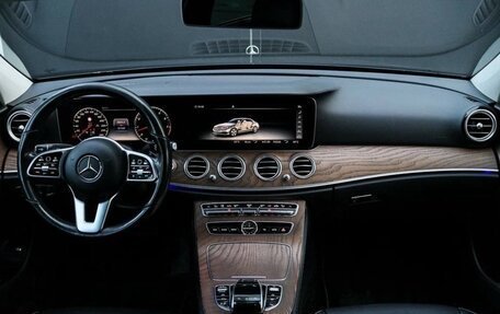 Mercedes-Benz E-Класс, 2018 год, 2 750 000 рублей, 6 фотография