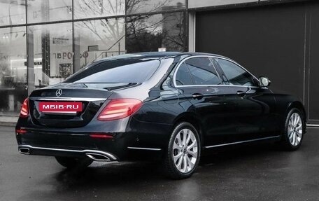 Mercedes-Benz E-Класс, 2018 год, 2 750 000 рублей, 3 фотография