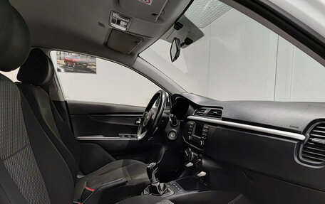 KIA Rio IV, 2018 год, 1 067 000 рублей, 13 фотография