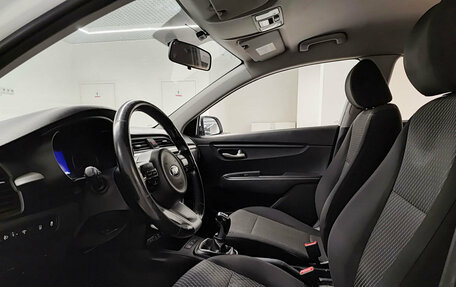 KIA Rio IV, 2018 год, 1 067 000 рублей, 20 фотография