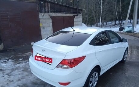Hyundai Solaris II рестайлинг, 2011 год, 750 000 рублей, 5 фотография