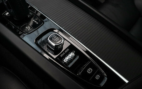 Volvo XC60 II, 2019 год, 3 890 000 рублей, 19 фотография