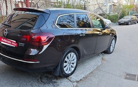 Opel Astra J, 2013 год, 1 000 000 рублей, 4 фотография