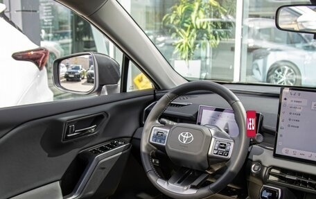 Toyota RAV4, 2026 год, 5 000 000 рублей, 13 фотография