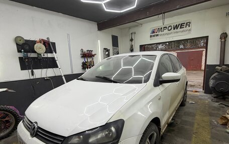 Volkswagen Polo VI (EU Market), 2012 год, 315 000 рублей, 2 фотография