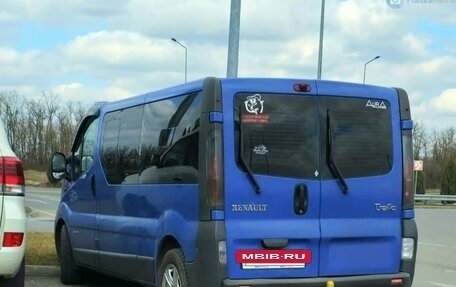 Renault Trafic, 2003 год, 1 000 000 рублей, 2 фотография