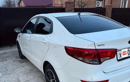 KIA Rio III рестайлинг, 2016 год, 990 000 рублей, 3 фотография