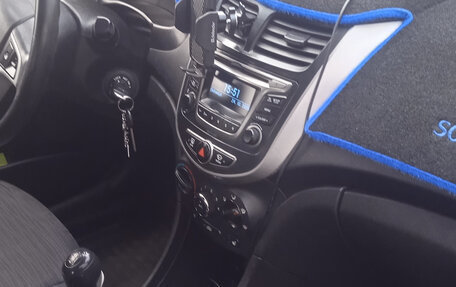 Hyundai Solaris II рестайлинг, 2016 год, 650 000 рублей, 7 фотография