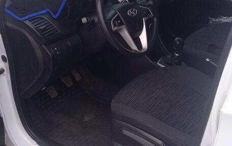 Hyundai Solaris II рестайлинг, 2016 год, 650 000 рублей, 4 фотография