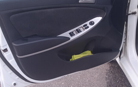 Hyundai Solaris II рестайлинг, 2016 год, 650 000 рублей, 6 фотография