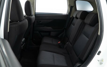 Mitsubishi Outlander III рестайлинг 3, 2016 год, 1 879 050 рублей, 9 фотография