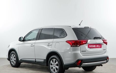Mitsubishi Outlander III рестайлинг 3, 2016 год, 1 879 050 рублей, 2 фотография