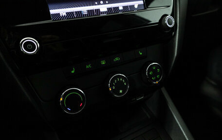 Skoda Octavia, 2018 год, 1 399 700 рублей, 15 фотография